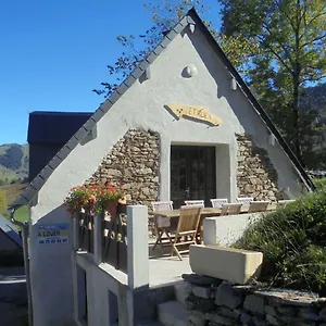 https://chalet-etxola.midi-pyreneeshotels.com